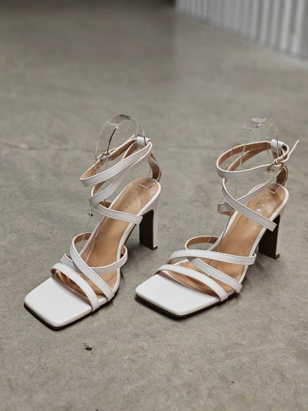 White Strappy Square-Toe Block Heel Sandals With Ankle Straps - Picture 5 of 12